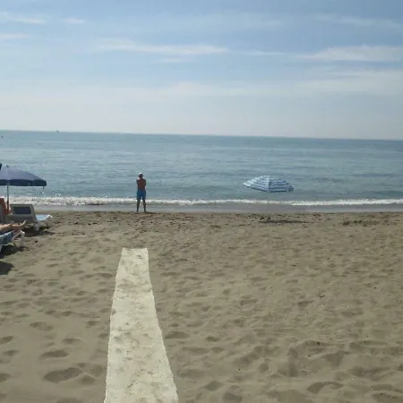 Appartement Beachfront Diana 2 *